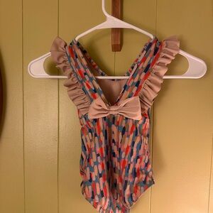 Albion kids swimsuit 4T with ruffled & bow